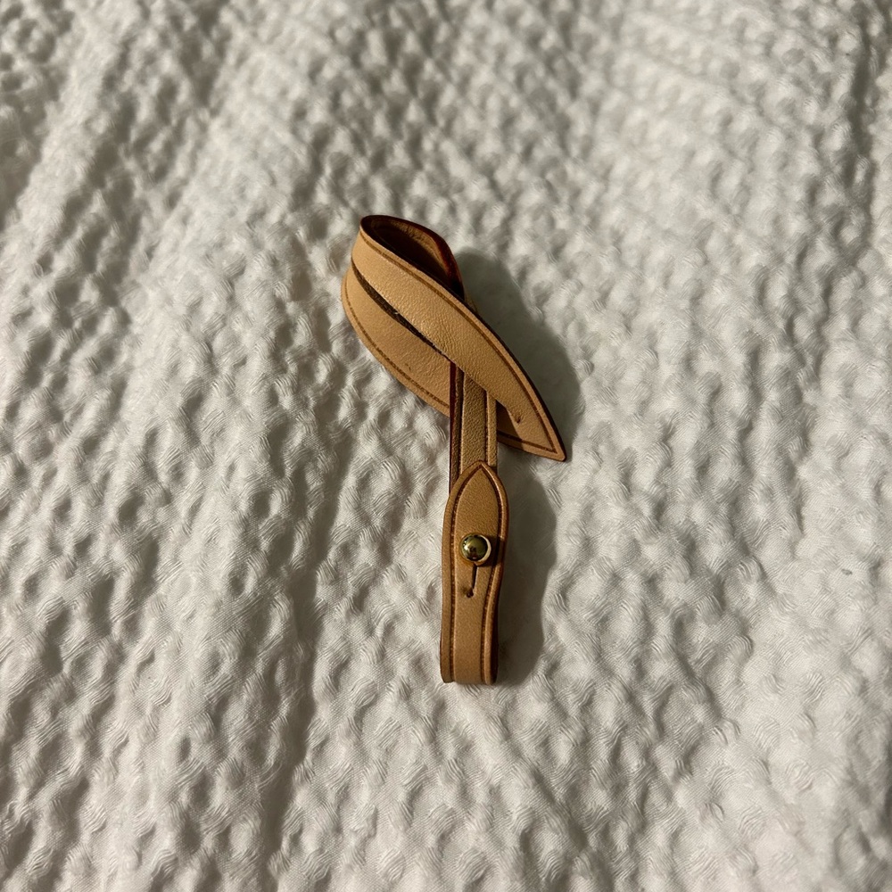 Louis Vuitton Tan Leather Key Holder